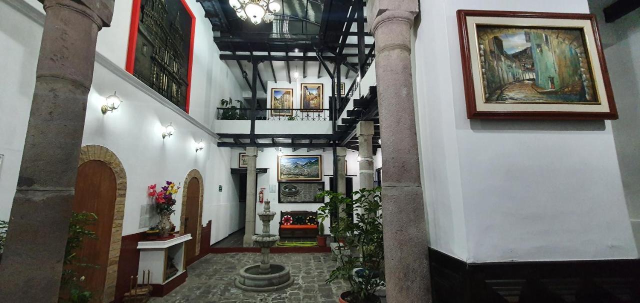 Hostal Flores キト エクステリア 写真