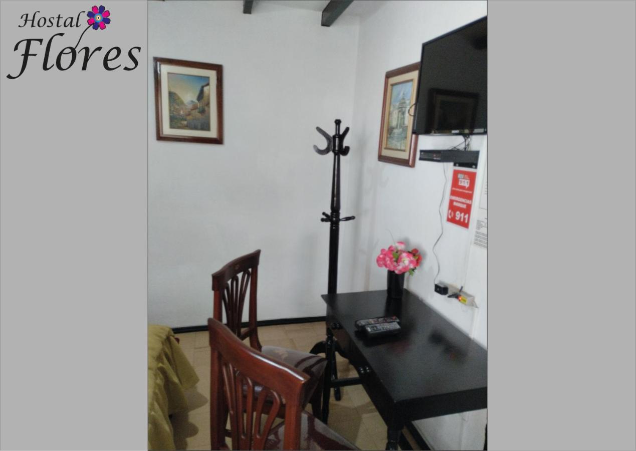 Hostal Flores キト エクステリア 写真