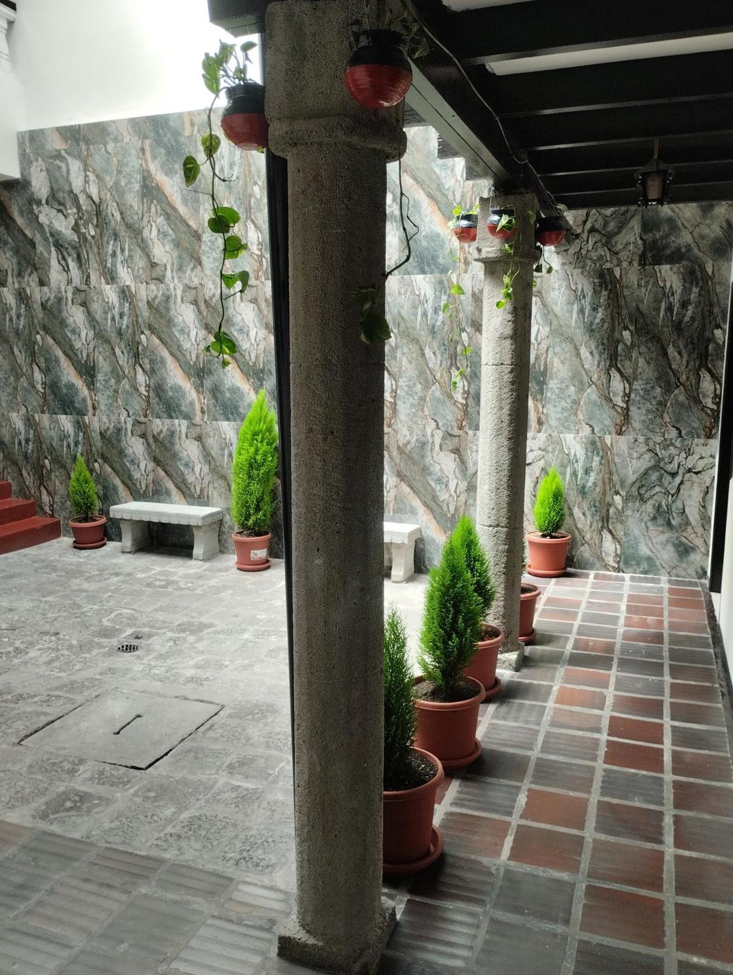 Hostal Flores キト エクステリア 写真