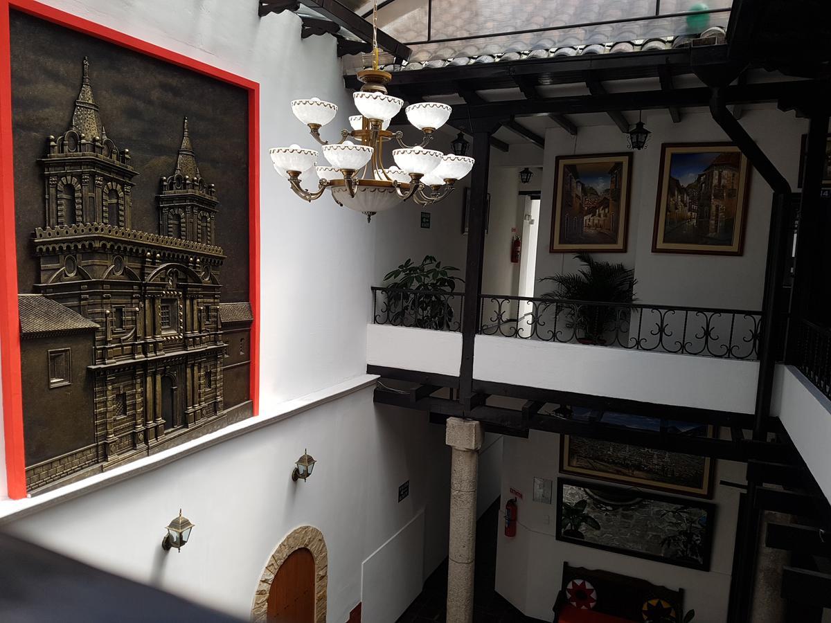 Hostal Flores キト エクステリア 写真